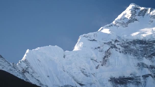 布尔纳山顶在喜马拉雅山范围, 布尔纳地区, 尼泊尔 — 图库视频影像