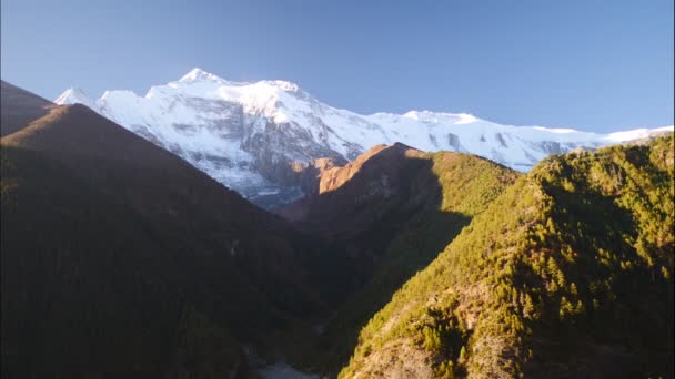 Sunrise above peak in the Himalaya range, Nepal — Stock Video