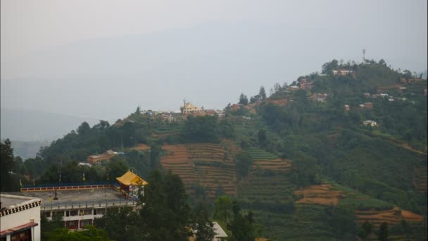 Tramonto sopra la valle nelle montagne dell'Himalaya, Nepal — Video Stock