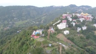 Eski Budist manastır Himalayalar Nepal--dan soluduğumuz hava