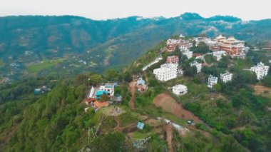 Eski Budist manastır Himalayalar Nepal--dan soluduğumuz hava