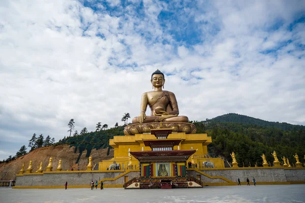Grande estátua de Buda no Butão Himalaia montanha — Fotografia de Stock