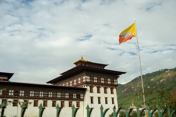 O Mosteiro de Dzong na montanha do Butão Himalaia — Fotografia de Stock