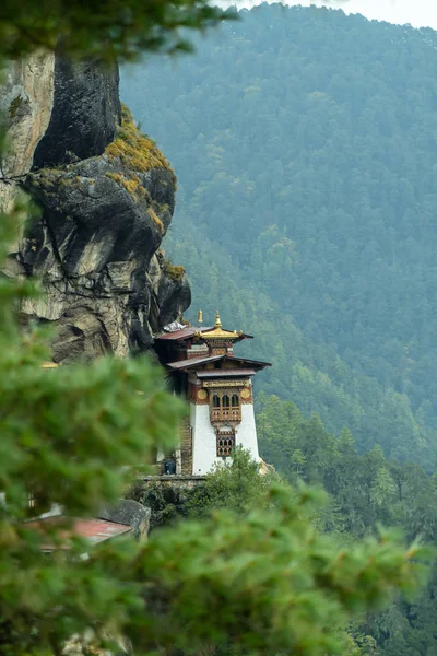 Klasztor Tiger Nest Bhutan o pięknym tle — Zdjęcie stockowe