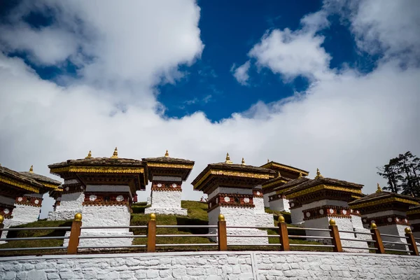 108 Memorial Chortens of Dochula Pass in Thimphu, Bhutan — 스톡 사진