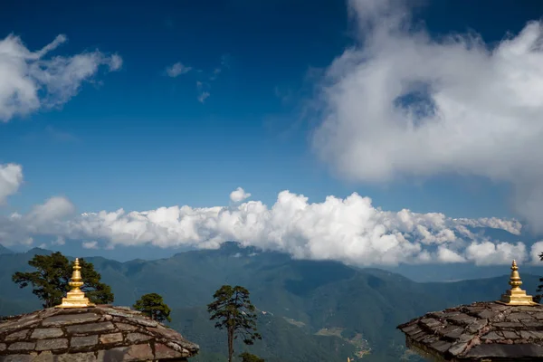 108 Cortinas Comemorativas do Passo Dochula em Thimphu, Butão — Fotografia de Stock