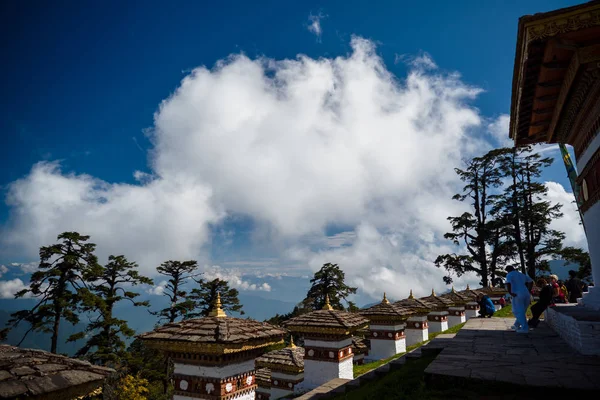 108 Memorial Chortens of Dochula Pass in Thimphu, Bhutan — 스톡 사진