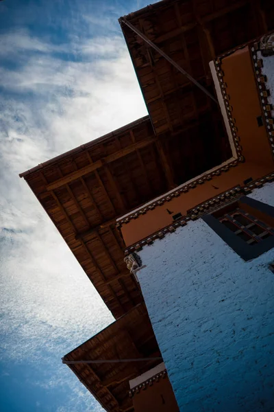 The Dzong Monastery in Bhutan Himalayas mountain — Stock Photo, Image