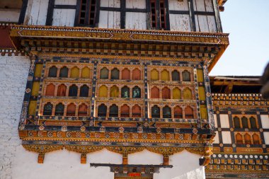Bhutan Himalayalar 'daki Dzong Manastırı.