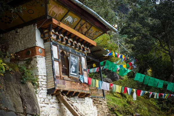 Klasztor Tiger Nest Bhutan o pięknym tle — Zdjęcie stockowe