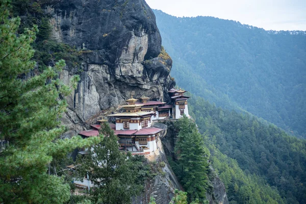 Tiger Nest Bhutan Monastery having beautiful background — 스톡 사진