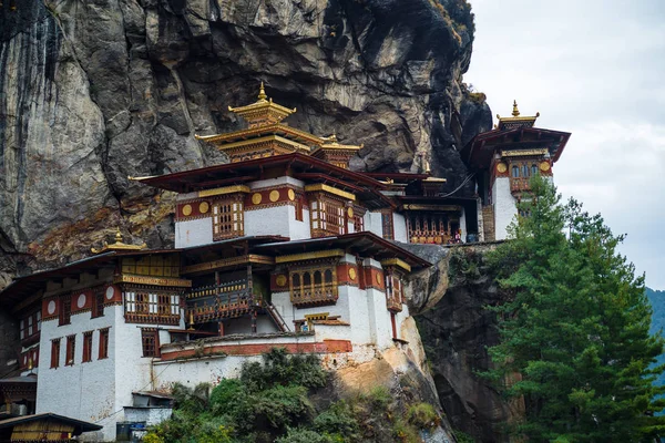 Klasztor Tiger Nest Bhutan o pięknym tle — Zdjęcie stockowe
