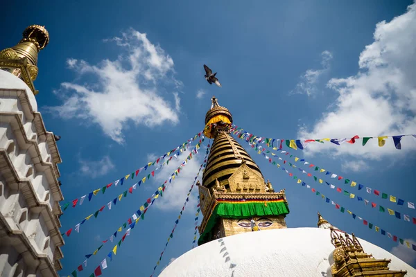 Swayambhunath stupa Buda olho em Kathmandu Nepal — Fotografia de Stock