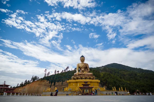 Grande estátua de Buda no Butão Himalaia montanha — Fotografia de Stock