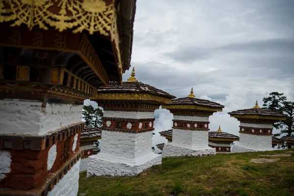 108 Memorial Chortens of Dochula Pass in Thimphu, Bhutan — 스톡 사진