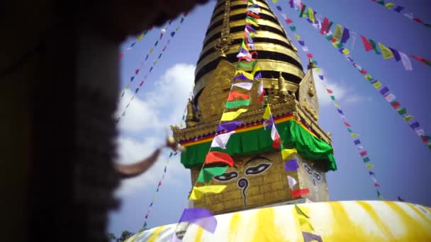 Swayambhunath stupa Eye Buddha in Kathmanu Nepal Video 4k — стокове відео