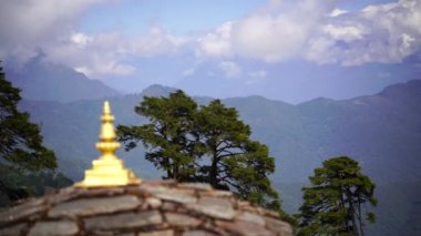 Tapınak ve dini dualar vadide, Butan