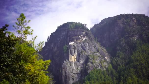 Tijgernest Paro Taktsangat zomerdag in Upper Paro Valley Himalyas Bhutan — Stockvideo