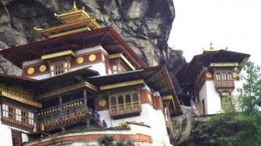 Tiger Nest Paro Taktsangat yaz günü Yukarı Paro Vadisi Himalyas Butan 'da