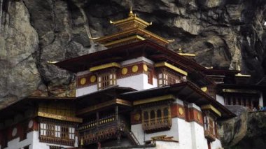 Tiger Nest Paro Taktsangat yaz günü Yukarı Paro Vadisi Himalyas Butan 'da