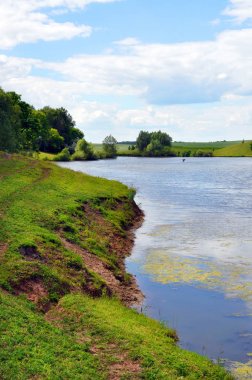Tasarımın için nehir manzarası