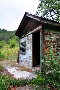 dağ yolu tasarımınız için eski bir evin
