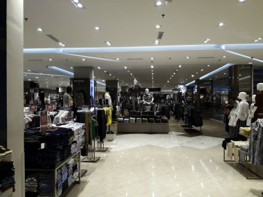 Bekasi, Batı Java, Endonezya, Kasım 12019: Transmart Mall Endonezya 'da yer almaktadır. Transmart Bekasi 'deki en büyük alışveriş merkezidir.