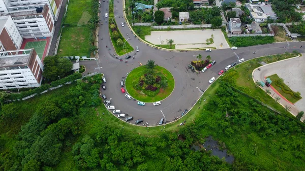 Bekasi, Java Ocidental, Indonésia - 21 de janeiro de 2020: Vista aérea aérea da rodovia Bekasi em forma circular, localizada em Summarecon Bekasi. Indonésia — Fotografia de Stock