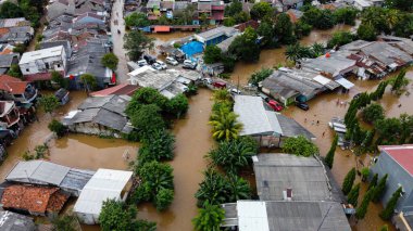 Sel baskınının havadan görüntüsü. Bekasi-Endonezya 'daki büyük doğal afetlerin ardından yıkım meydana geldi.
