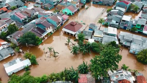 Pandangan Pov Udara Penghapusan Banjir Kerusakan Yang Terjadi Setelah Bencana — Stok Video