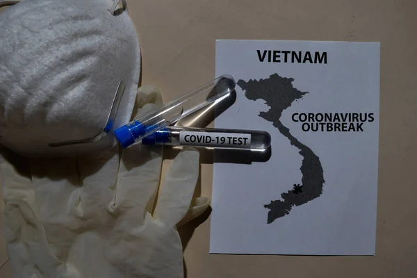 Corona Virus Ausbruch Mit Auf Papier Gedruckter Vietnam Landkarte Impfstoff — Stockfoto