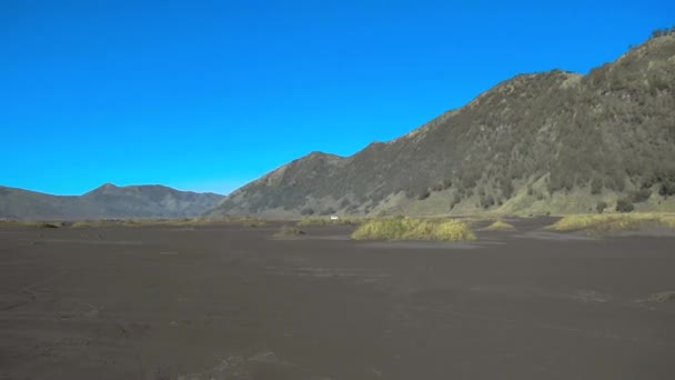 Hügel Oder Berg Mit Blauem Bewölkten Himmel — Stockvideo