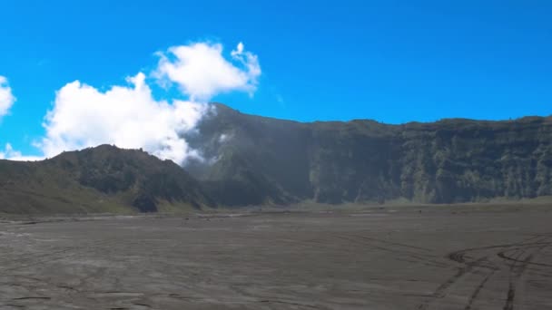 Paisaje Colina Montaña Con Cielo Azul Nublado — Vídeos de Stock