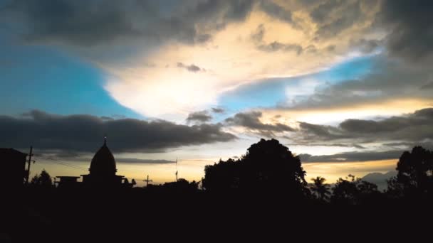 Ομορφιά Φυσικό Sunrise Sunrise Φωτεινό Δραματικό Ουρανό — Αρχείο Βίντεο