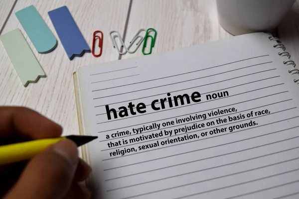 Gyűlölet Bűncselekmény Szó Definíciója Aminek Jelentése Van Egy Könyvön Fordító — Stock Fotó