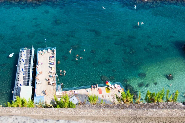 People Sunbathing Bathing Sorrento — Stock Photo, Image