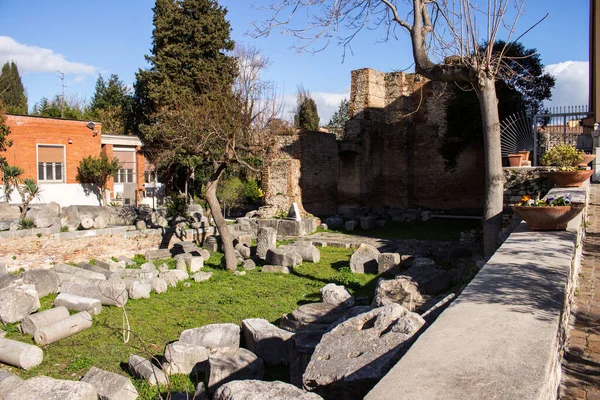 Kilátás Római Színház Ókori Római Épület Benevento Mellett Templom Santa — Stock Fotó