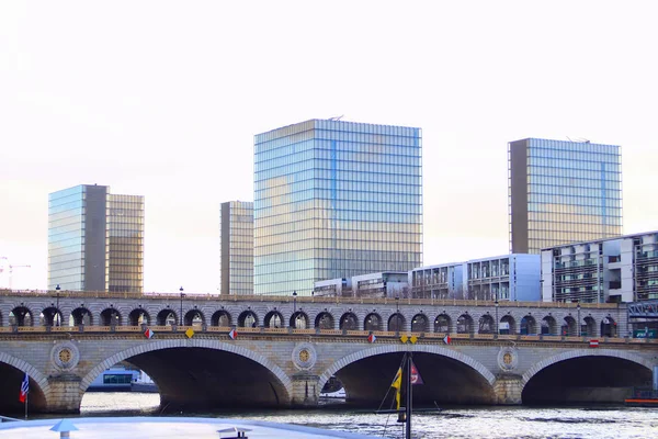 Paryż Francja Stycznia 2020 Vue Sur Pont Bercy Batiments Bibliothque — Zdjęcie stockowe
