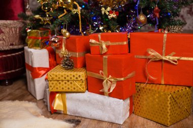Bir Noel ağacı, hediyeler
