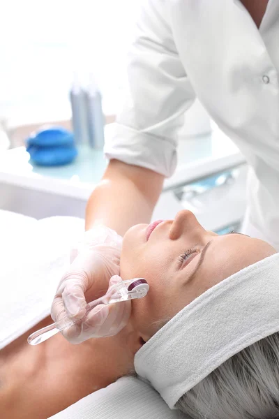 Rynkor, kosmetiska mesotherapy — Stockfoto