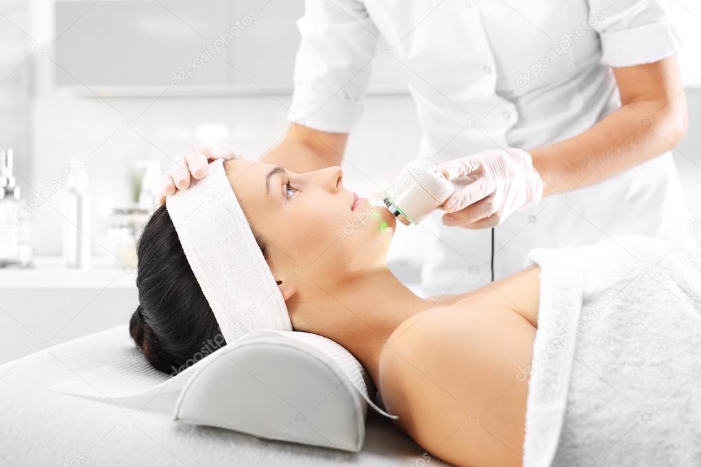 Ultrasound, a woman in the beauty salon