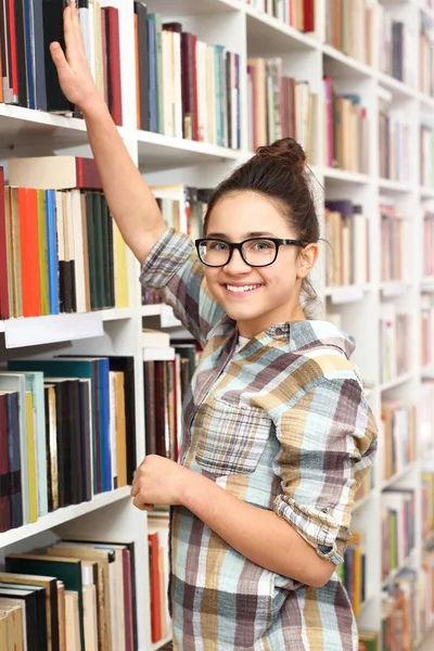 Student in the school library. — Stock Photo, Image