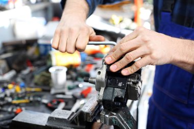 Rejenerasyon motor parçaları. Mekanik parçaları yağ ile yağlanır