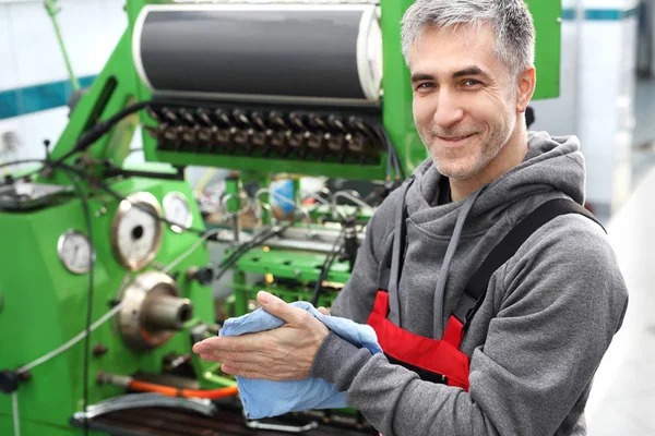 Regenerace vstřikovače. Testování vstřikovačů. — Stock fotografie