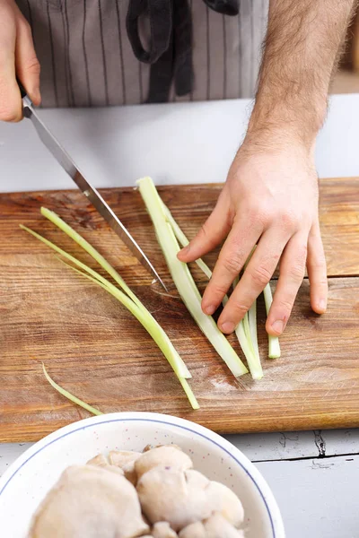 Couteau tranchant légumes . — Photo