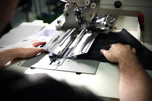 Overlock. Nähmaschine. — Stockfoto