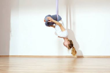 Yoga hava. Yoga egzersizleri.