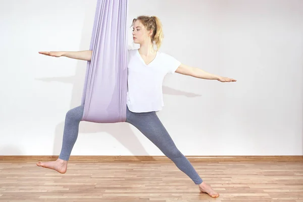 Yoga. Antigravity yoga. — Stock Photo, Image