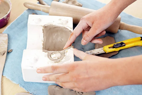 Pittura a argilla. Laboratorio di ceramica . — Foto Stock