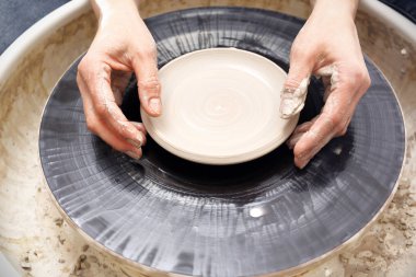 Potter tekerlek. Potter's tekerlek üzerinde çalışma çanak çömlek Atölyesi